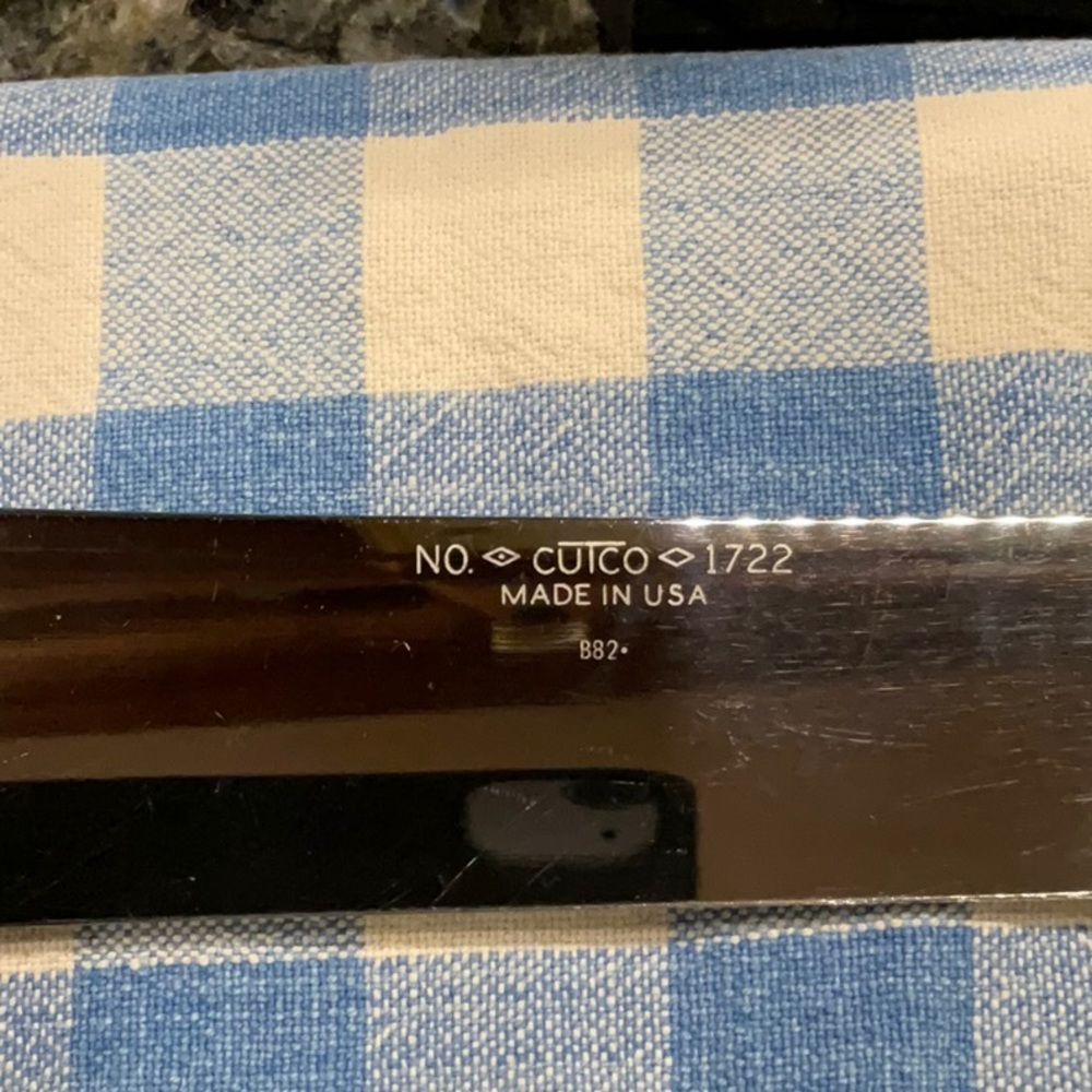 CUTCO 1722 Butcher Knife - Picture 2 of 7